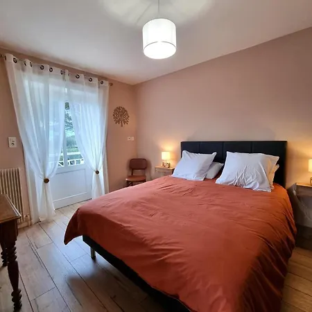 Gîte, Animaux Acceptés - 14 Pers. Entre Pilat Et Lyonnais - Fr-1-496-385 Séjour à la campagne Saint-Romain-en-Jarez